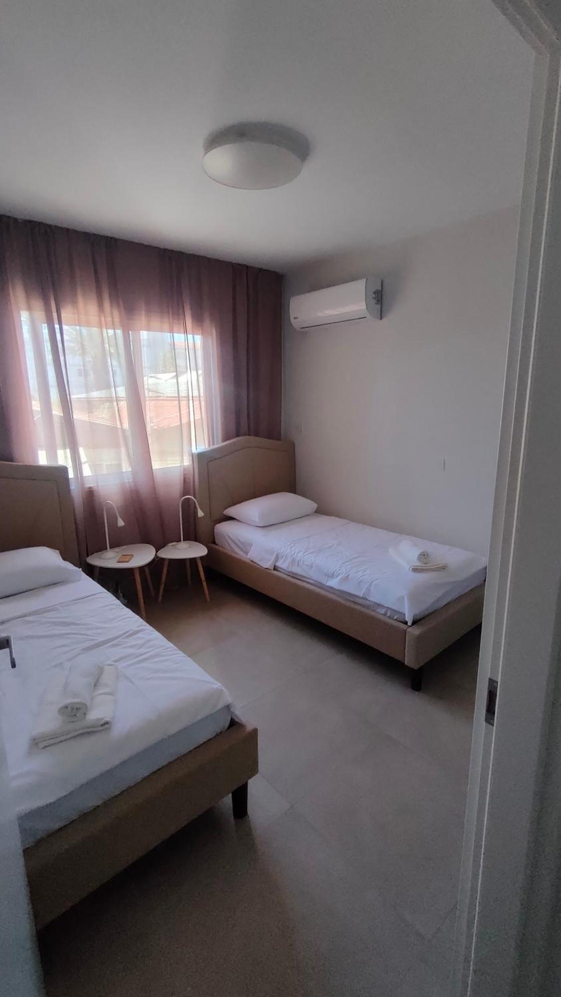 Two Bedroom Apartment With Pool Paphos Exterior foto